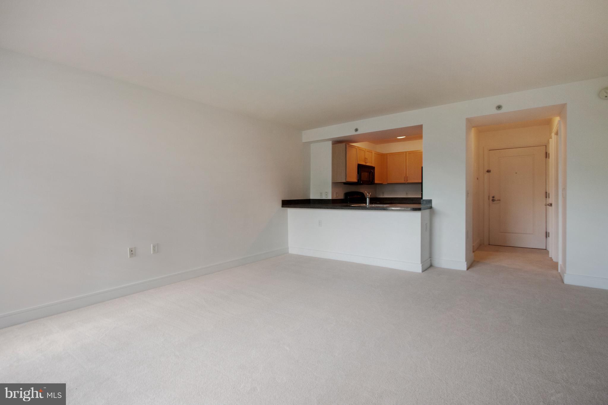 800 4th Street Southwest, Unit S403 Washington, DC 20024 - Photo 6 of 25 Sitting area