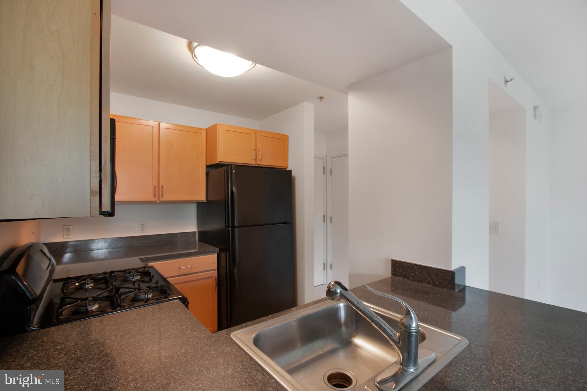 800 4th Street Southwest, Unit S403 Washington, DC 20024 - Photo 10 of 25 Kitchen
