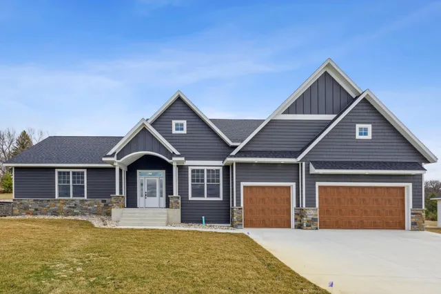 $824,000 | 3613 Crestwood Ridge Northeast, Alexandria, MN 56308