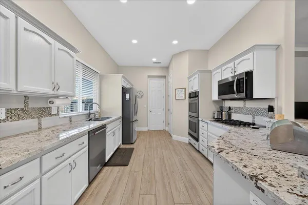 $700,000 | 174 North Lind Avenue, Clovis, CA 93612