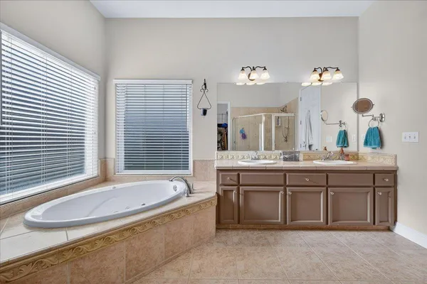 $700,000 | 174 North Lind Avenue, Clovis, CA 93612