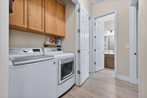 $700,000 | 174 North Lind Avenue, Clovis, CA 93612