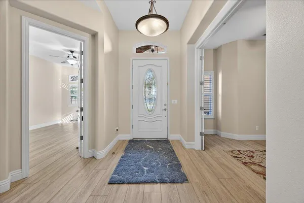 $700,000 | 174 North Lind Avenue, Clovis, CA 93612