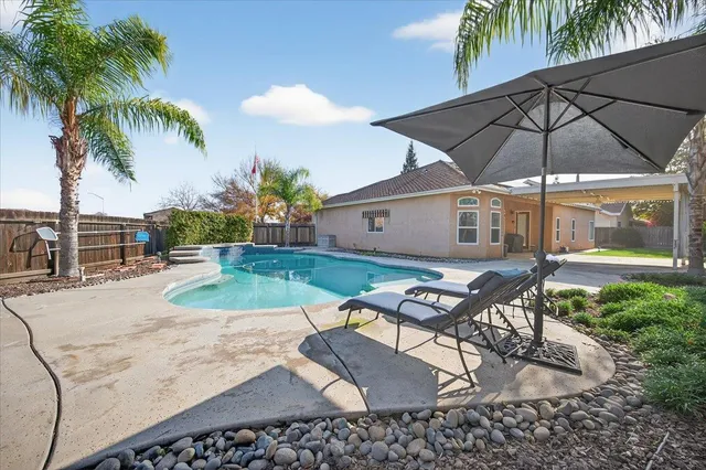 $699,000 | 174 North Lind Avenue, Clovis, CA 93612