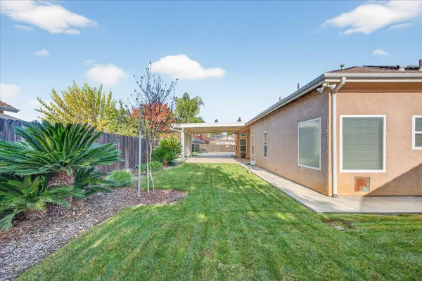 $700,000 | 174 North Lind Avenue, Clovis, CA 93612