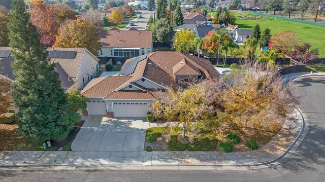 $699,000 | 174 North Lind Avenue, Clovis, CA 93612