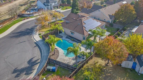 $700,000 | 174 North Lind Avenue, Clovis, CA 93612