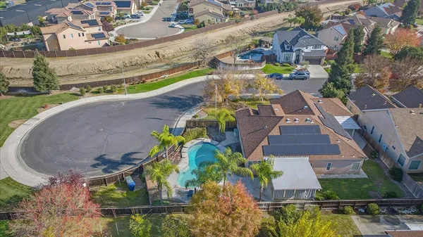 $700,000 | 174 North Lind Avenue, Clovis, CA 93612