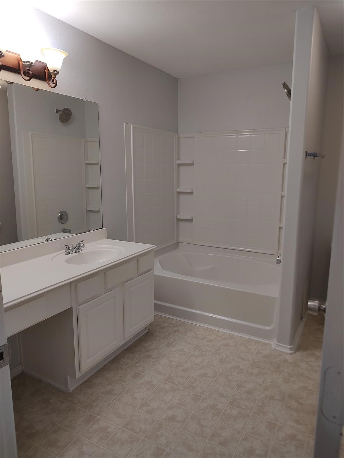 12618 Roxdale Ridge Drive Houston, TX 77044 - Photo 5 of 7