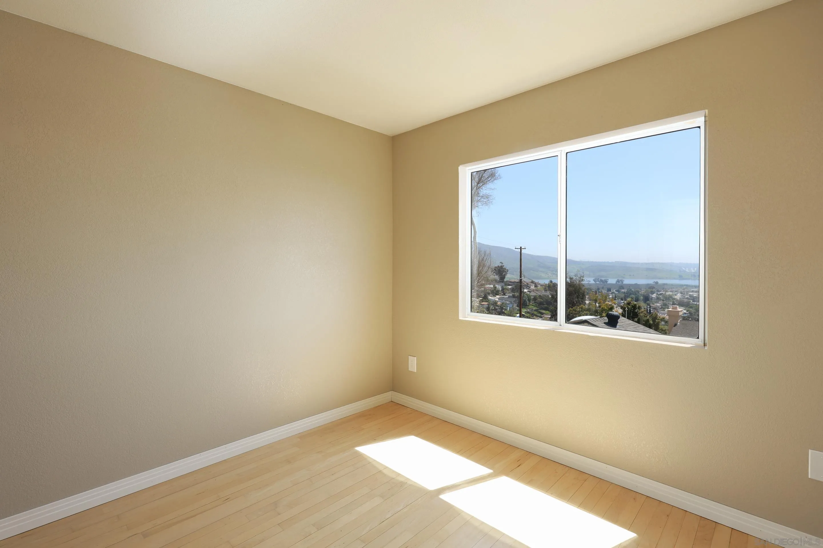 1412 San Miguel Avenue Spring Valley, CA 91977 - Photo 31 of 44 an empty room with a window
