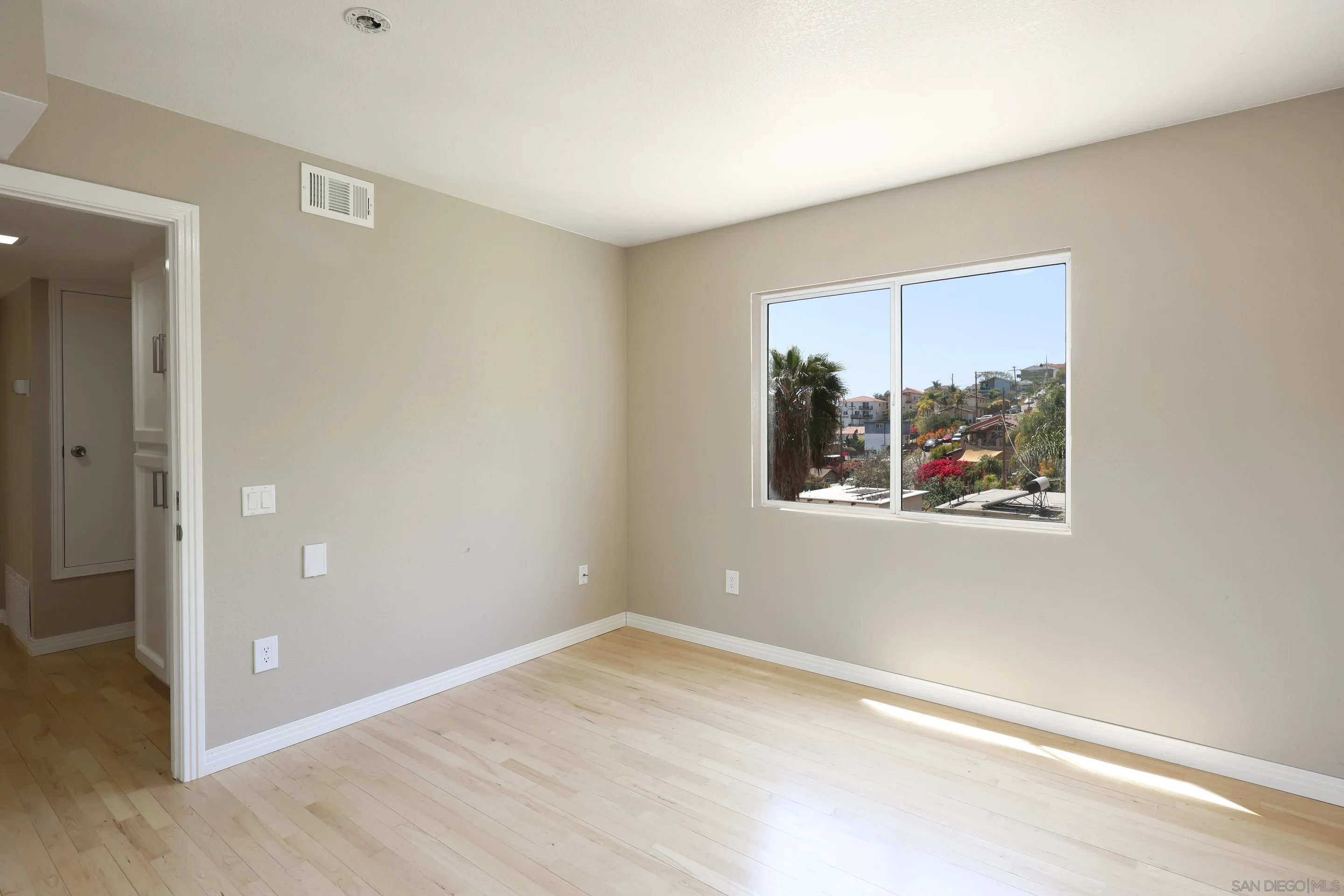 1412 San Miguel Avenue Spring Valley, CA 91977 - Photo 33 of 44 an empty room with a window