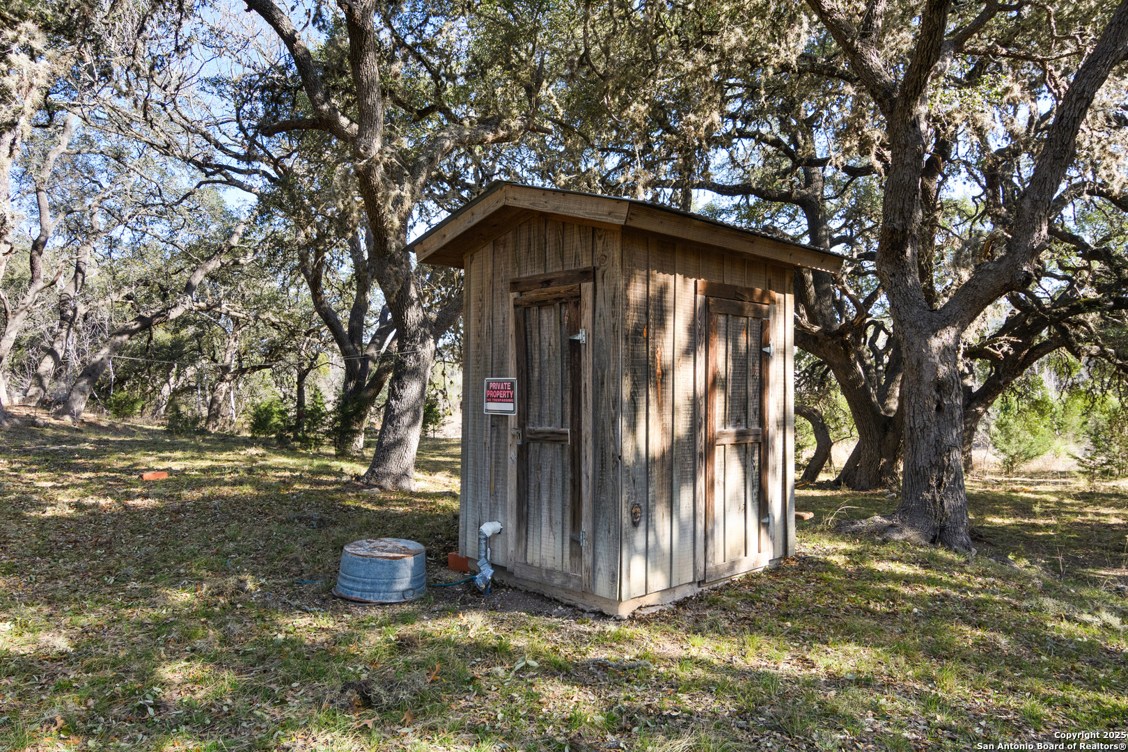 62 Turkey Trot Uvalde, TX 78801 - Photo 22 of 39 a view of a outdoor space with a tree