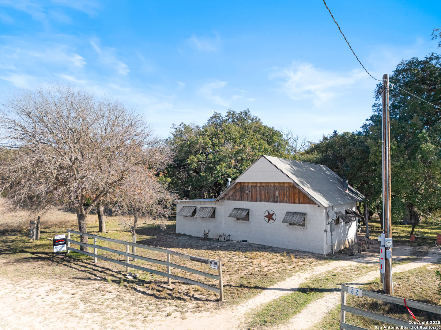 62 Turkey Trot Uvalde, TX 78801 - Photo 31 of 39 a front view of a house with a yard