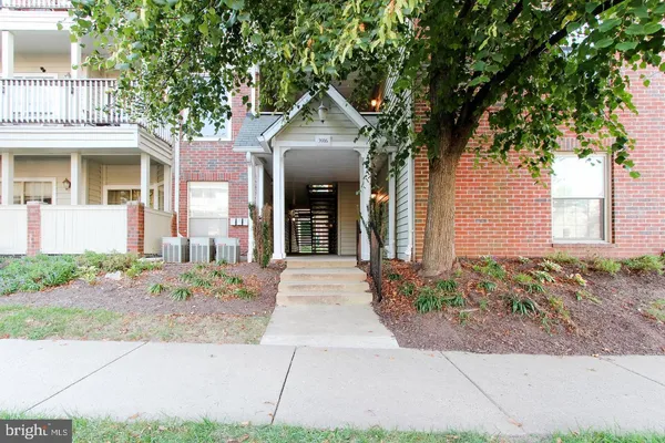 $1,800 | 3916 Penderview Drive, Unit 436, Fairfax, VA 22033