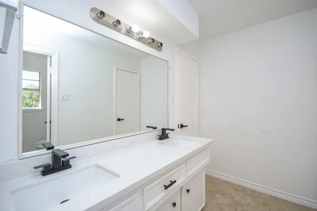 a close up of a bathtub curtain