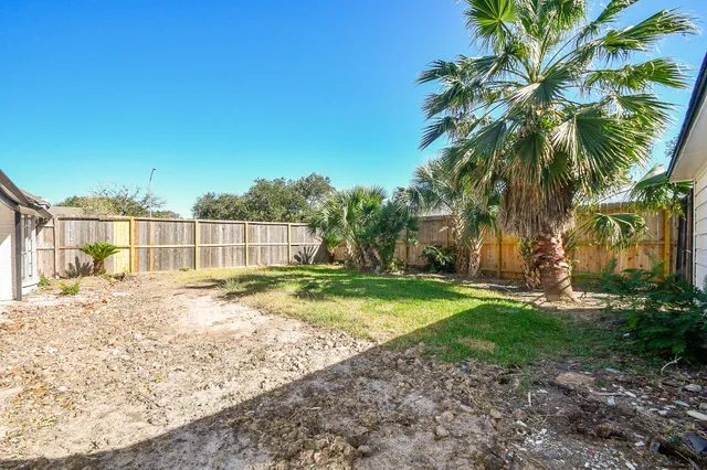 $425,000 | 7703 Braesridge Court, Houston, TX 77071