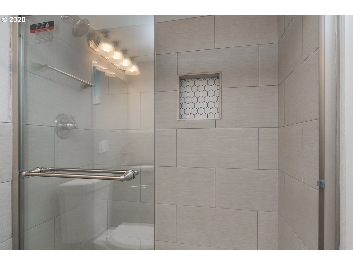 15039 South Henrici Road Oregon City, OR 97045 - Photo 17 of 32 Gallery Image 17