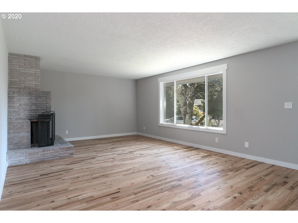15039 South Henrici Road Oregon City, OR 97045 - Photo 6 of 32 Gallery Image 6