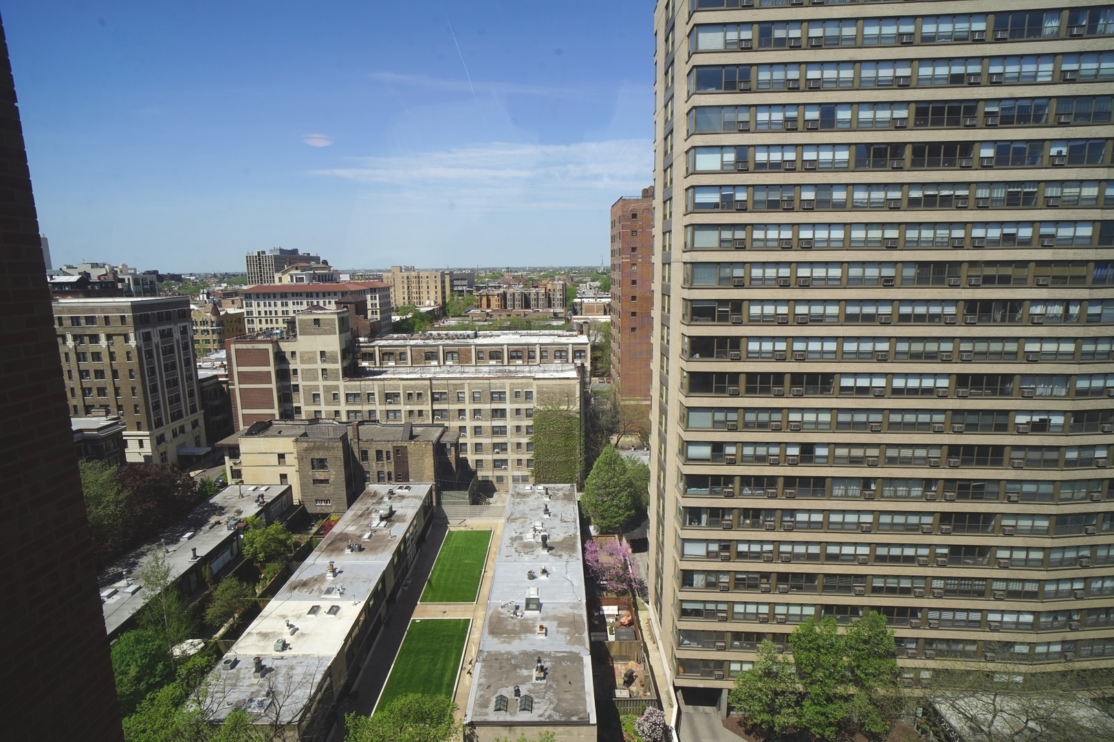2909 North Sheridan Road, Unit 1401 Chicago, IL 60657 - Photo 3 of 16