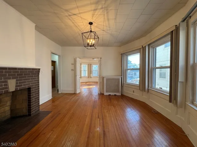 $2,350 | 4 Claremont Place, Unit 1, Montclair, NJ 07042