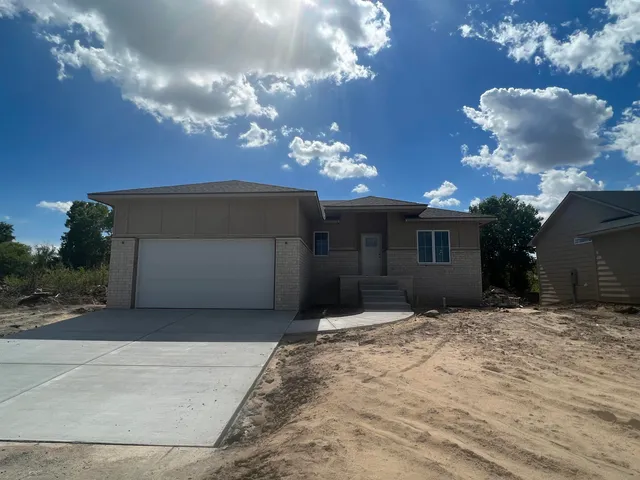 $312,000 | 447 South Sweetwater Road, Maize, KS 67101