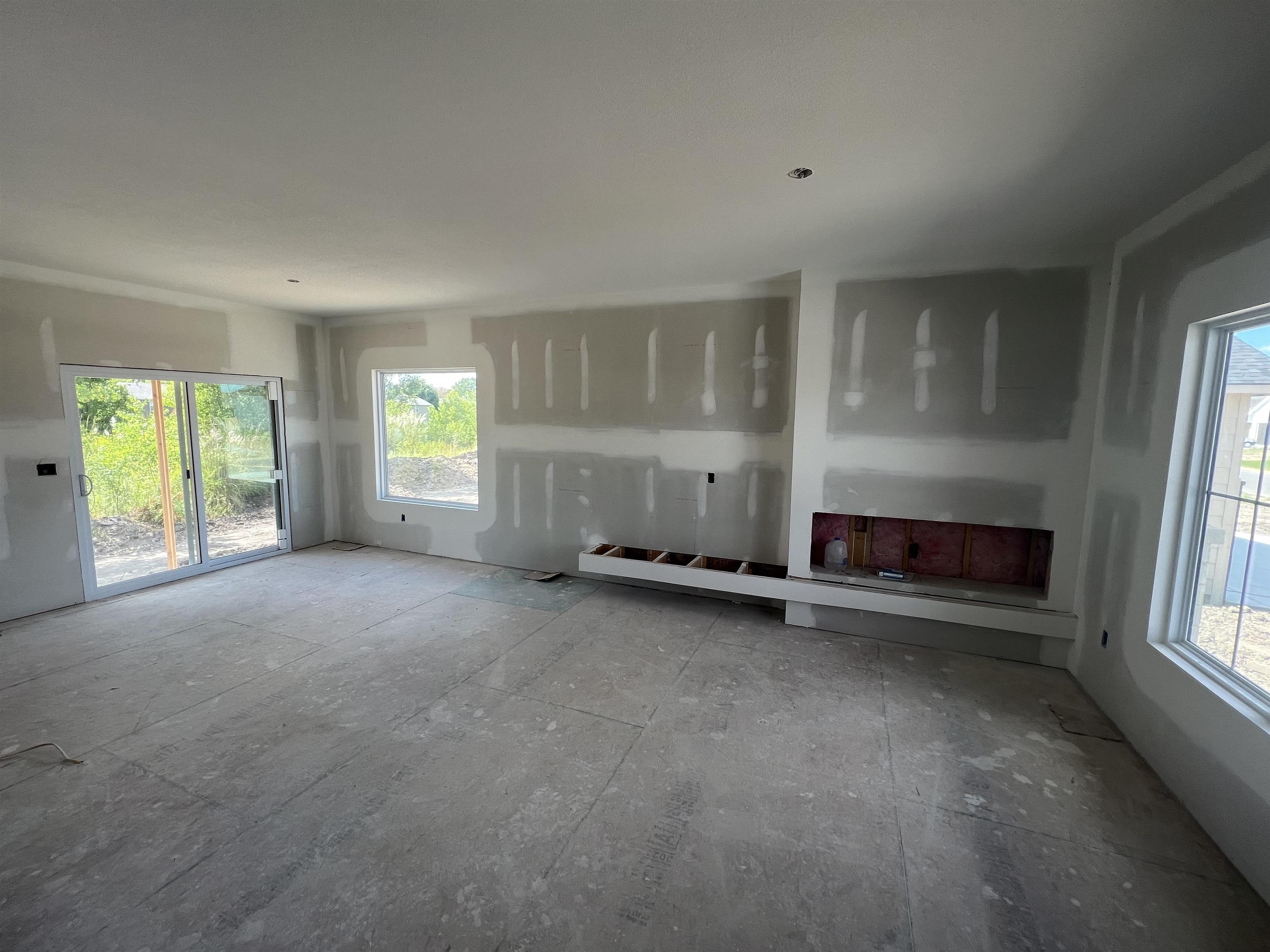 447 South Sweetwater Road Maize, KS 67101 - Photo 3 of 18