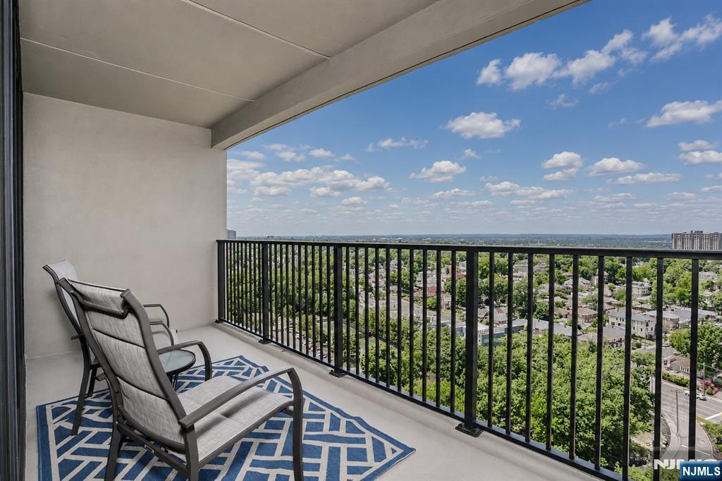 6 Horizon Road, Unit 1904 Fort Lee, NJ 07024 - Photo 3 of 50 Gallery Image 3