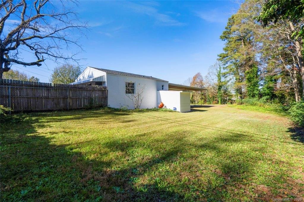 1001 Lakehill Road Charlotte, NC 28214 - Photo 12 of 28 Gallery Image 12