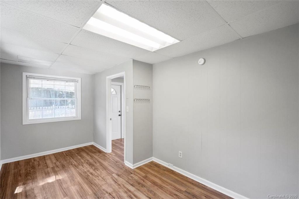 1001 Lakehill Road Charlotte, NC 28214 - Photo 16 of 28 Gallery Image 16