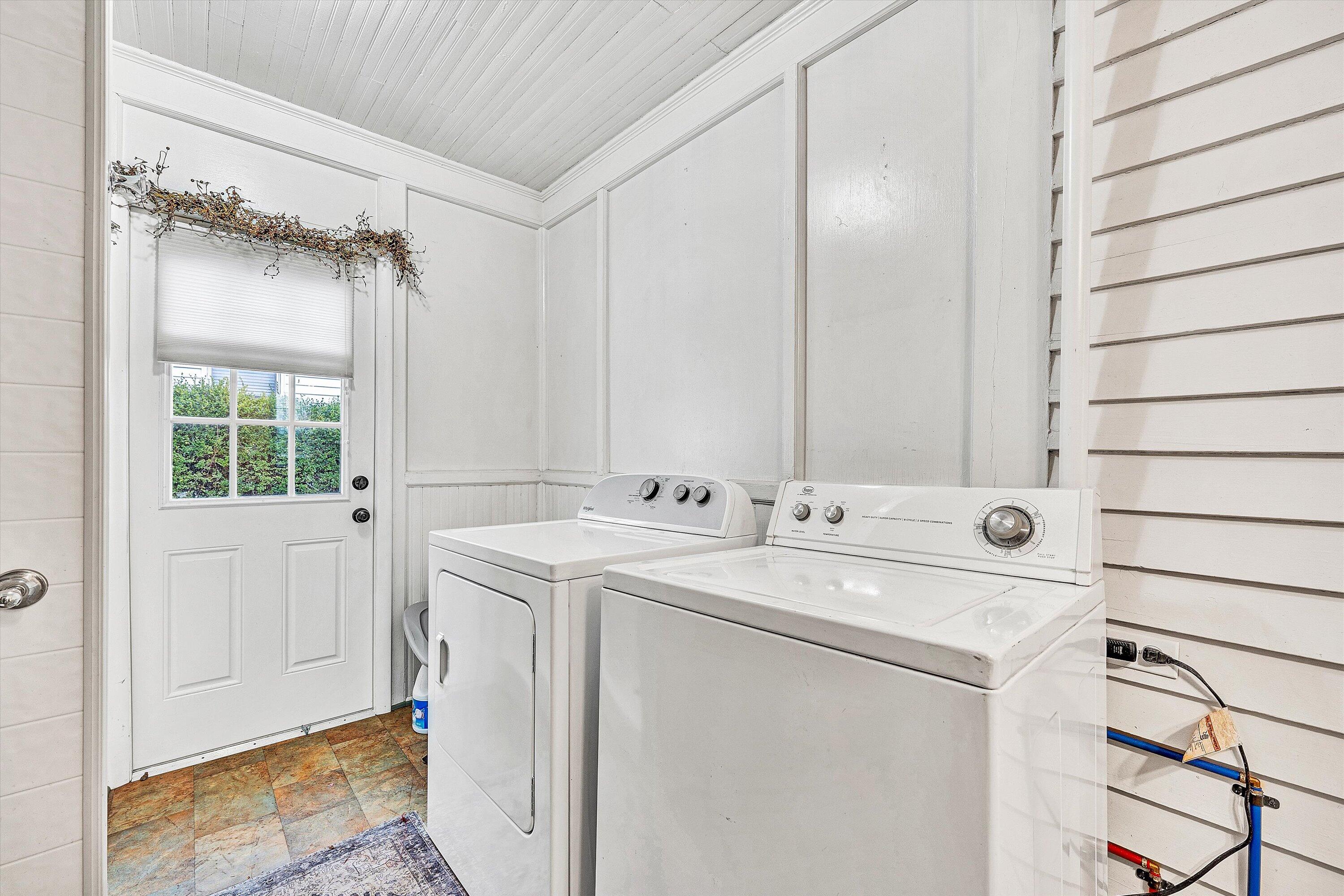 40 High Street Rocky Mount, VA 24151 - Photo 12 of 36 a utility room with dryer and washer