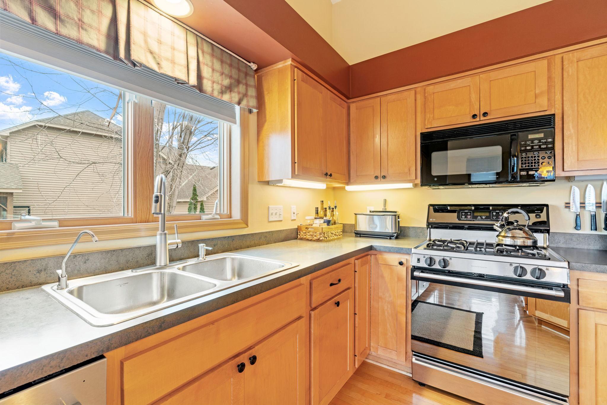 18904 Yarborough Trace Maple Grove, MN 55311 - Photo 4 of 63