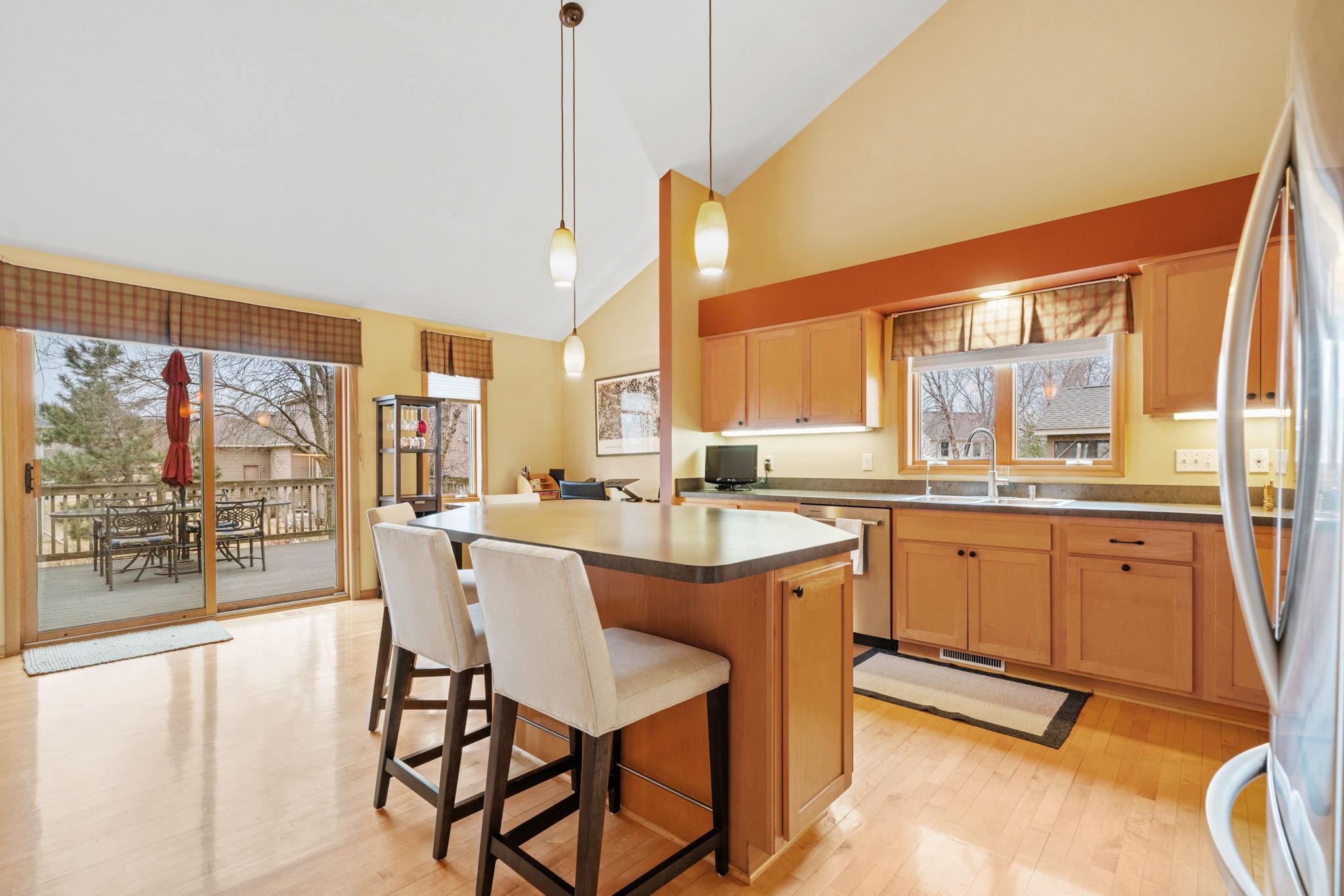 18904 Yarborough Trace Maple Grove, MN 55311 - Photo 5 of 63