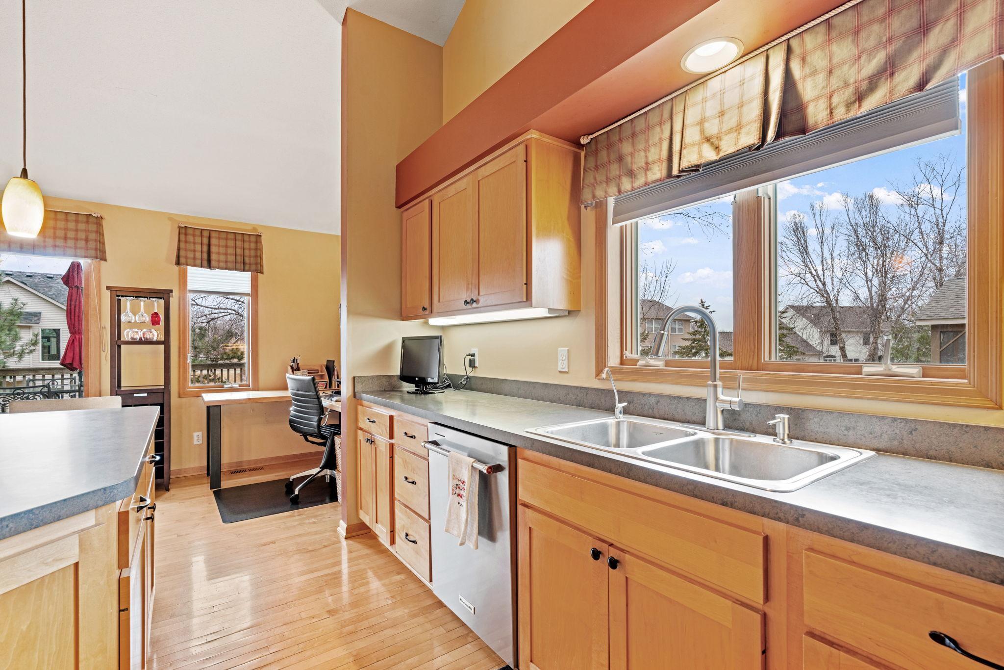 18904 Yarborough Trace Maple Grove, MN 55311 - Photo 8 of 63