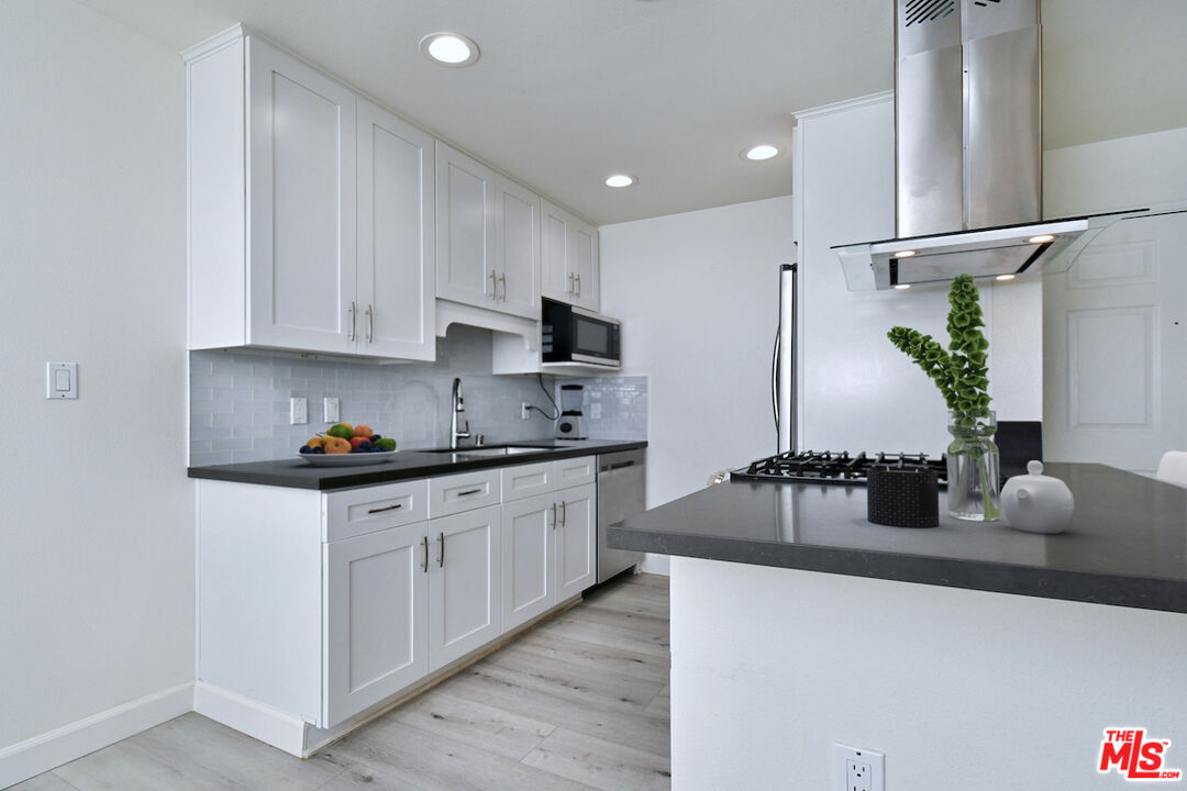 4501 Cedros Avenue, Unit 112 Sherman Oaks, CA 91403 - Photo 11 of 32