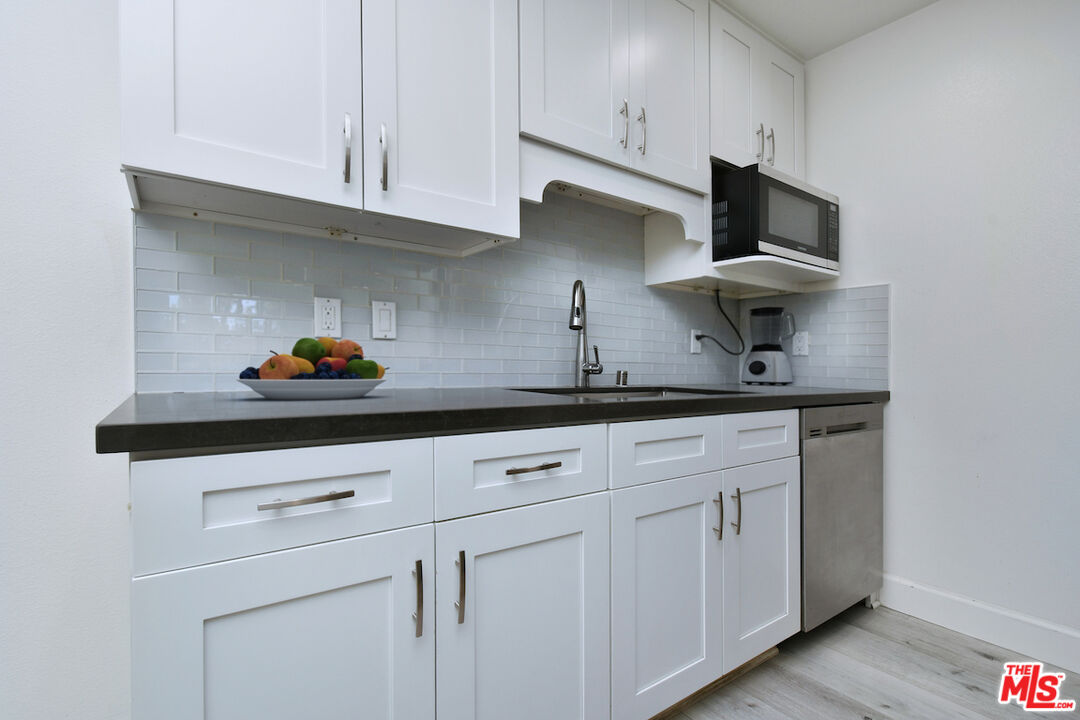 4501 Cedros Avenue, Unit 112 Sherman Oaks, CA 91403 - Photo 13 of 32