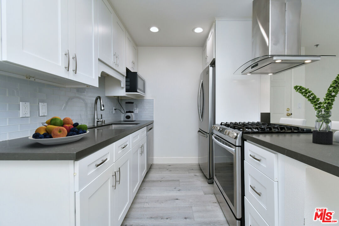 4501 Cedros Avenue, Unit 112 Sherman Oaks, CA 91403 - Photo 14 of 32