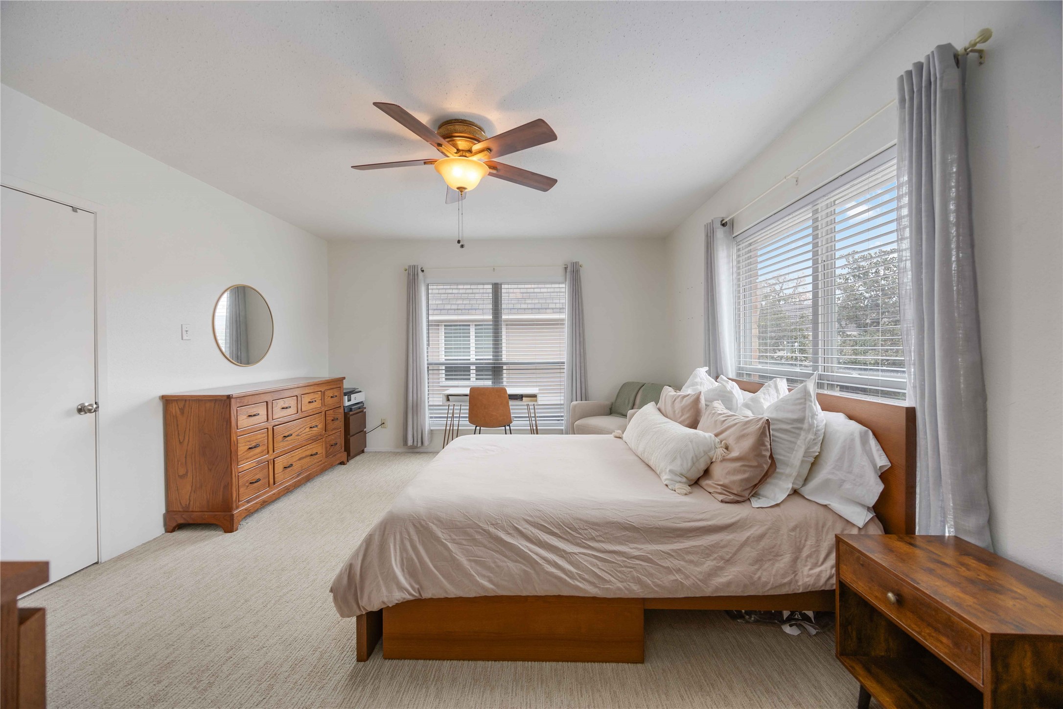 2230 South Piney Point Road, Unit 206 Houston, TX 77063 - Photo 14 of 24 Another view of the primary bedroom.