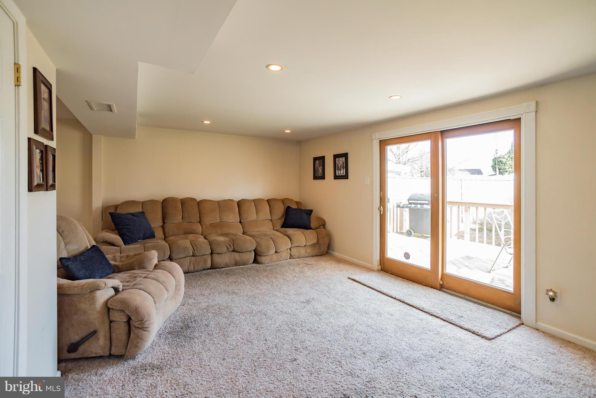 9717 Beacon Road Philadelphia, PA 19115 - Photo 14 of 28