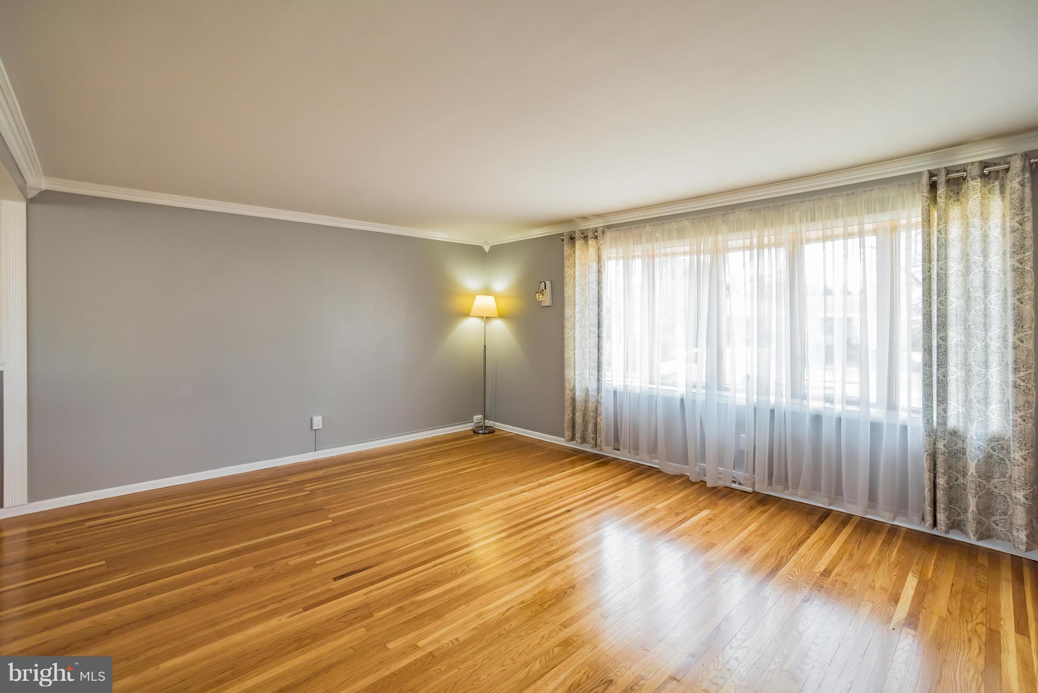 9717 Beacon Road Philadelphia, PA 19115 - Photo 5 of 28