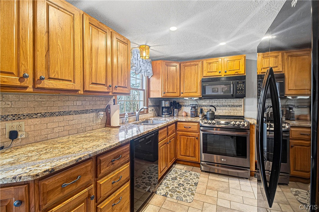 6332 Glass Factory Road Marcy, NY 13403 - Photo 16 of 40