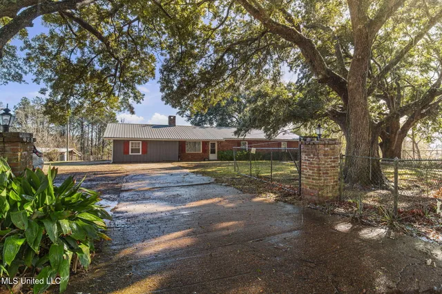 $205,000 | 108 Kaiser Lake Road, Natchez, MS 39120
