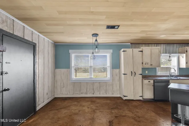 $205,000 | 108 Kaiser Lake Road, Natchez, MS 39120