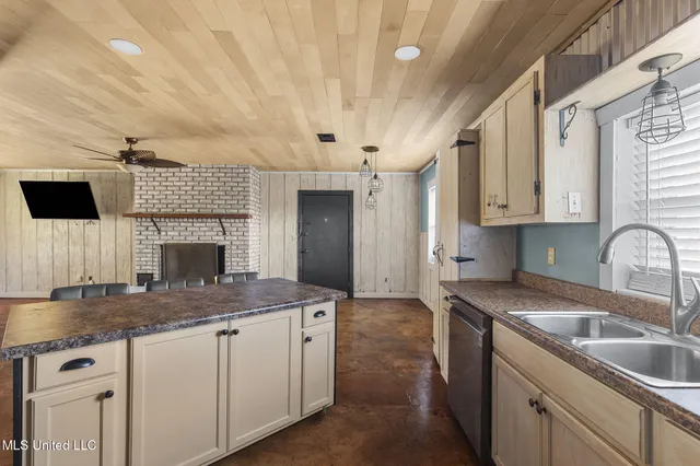 $205,000 | 108 Kaiser Lake Road, Natchez, MS 39120