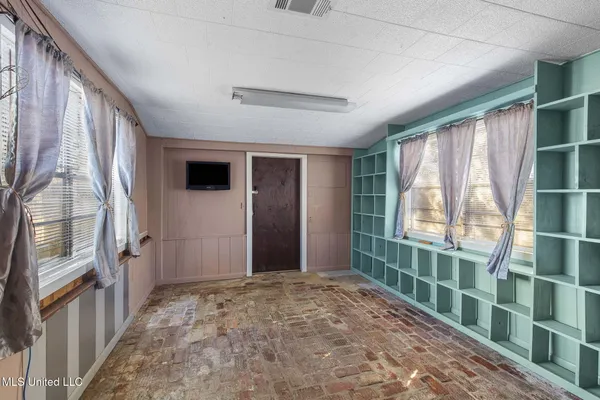 $199,000 | 108 Kaiser Lake Road, Natchez, MS 39120