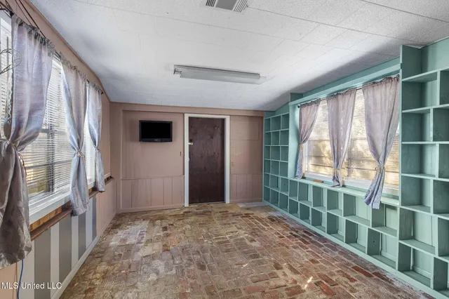 $205,000 | 108 Kaiser Lake Road, Natchez, MS 39120