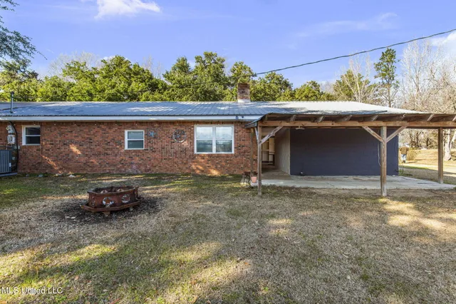 $205,000 | 108 Kaiser Lake Road, Natchez, MS 39120