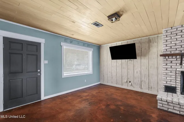 $205,000 | 108 Kaiser Lake Road, Natchez, MS 39120