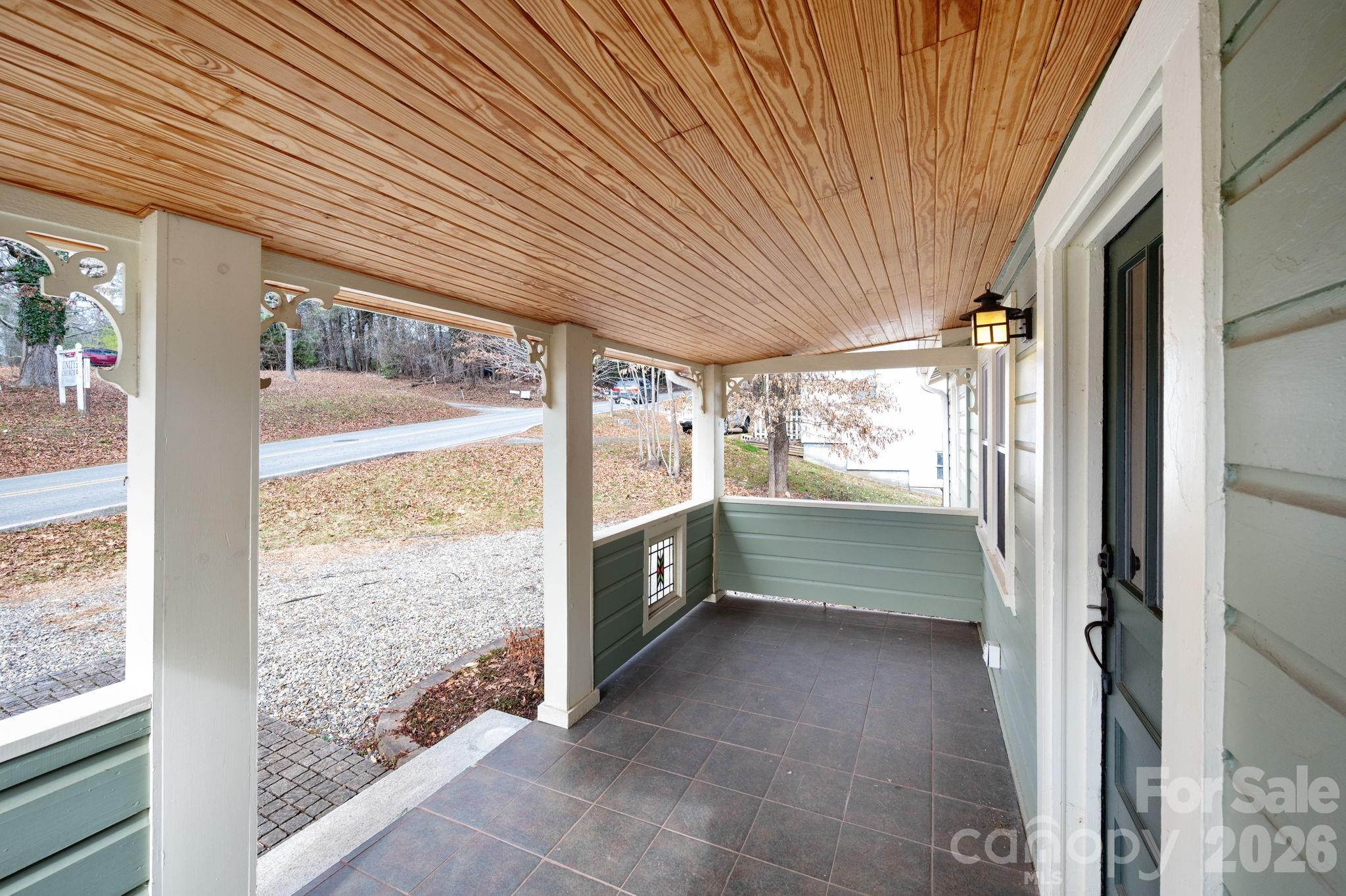 127 Shelburne Road Asheville, NC 28806 - Photo 4 of 28 a view of entryway