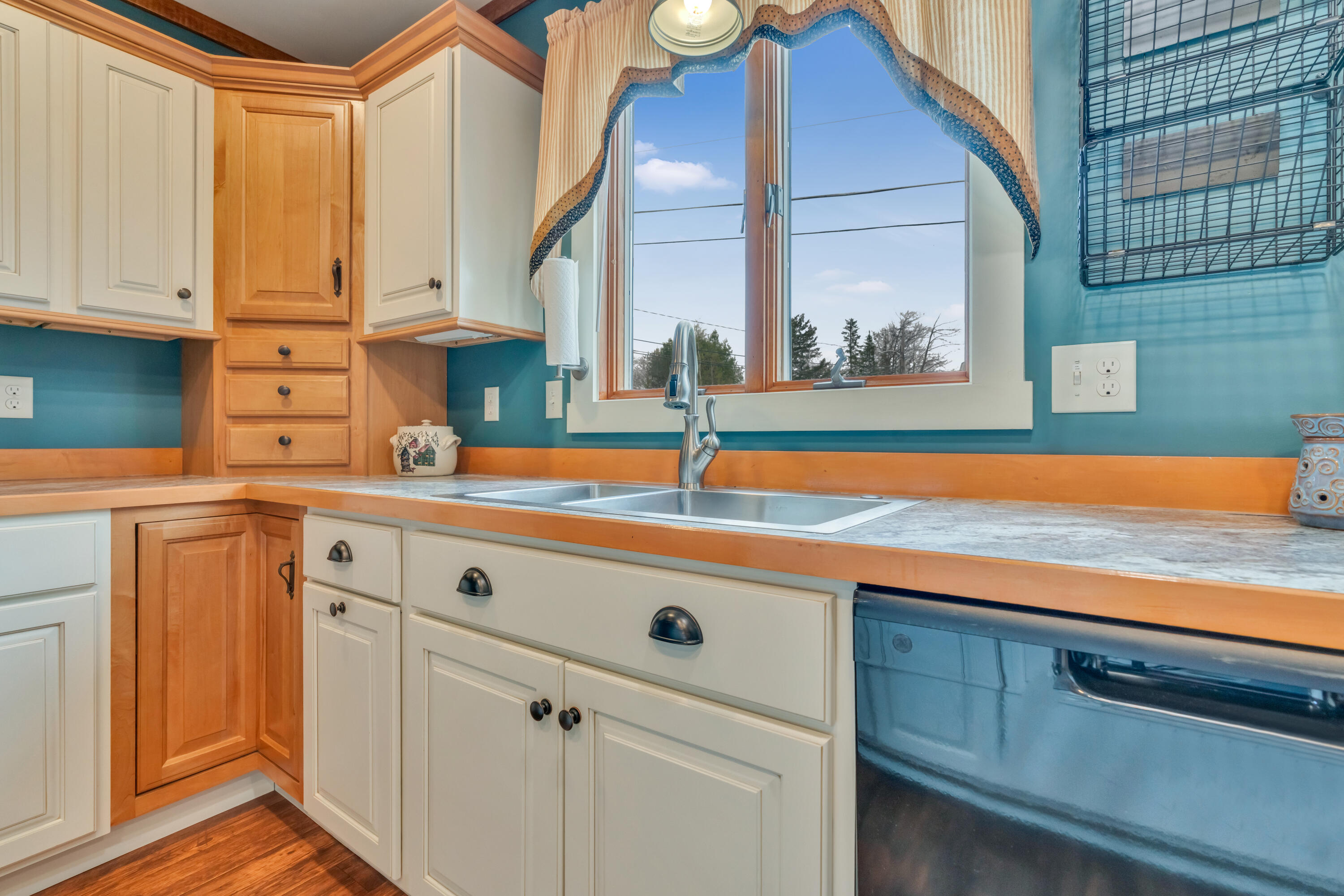 3 Meadow Lane Standish, ME 04084 - Photo 11 of 50