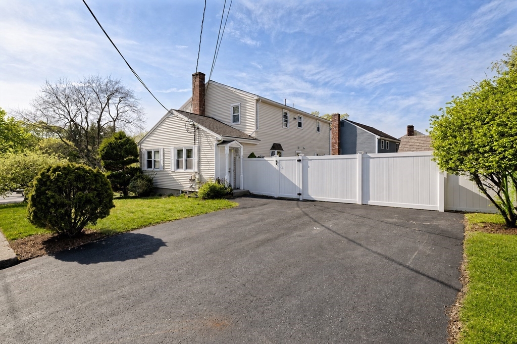 11 Pitt Road Framingham, MA 01701 - Photo 3 of 41 Gallery Image 3